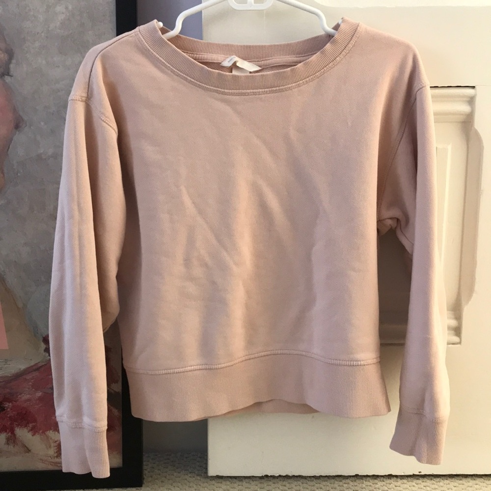 Light pink mildly cropped sweater